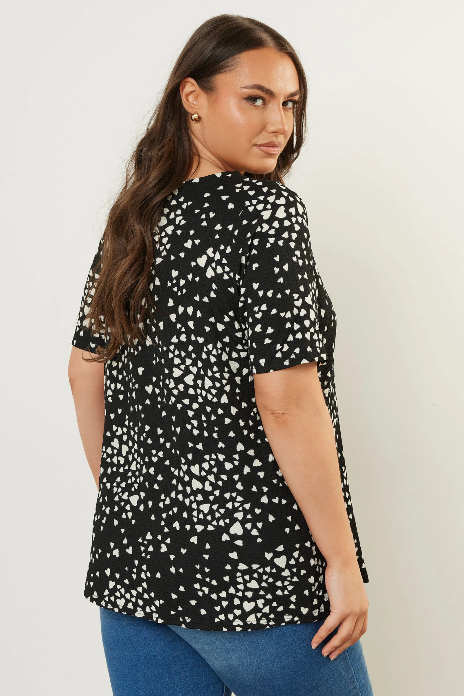 YOURS - Top Noir Texturé Coeurs Blancs Manches Courtes 5 YOURS - Top Noir Texturé Coeurs Blancs Manches Courtes – Image 3