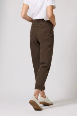 M&Co Chocolate Brown Mom Jeans 11 M&Co Chocolate Brown Mom Jeans -Evans Boutique 684717be 0fc5 4a 502554 D