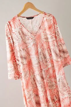 EVANS Curve Pink Tropical Print Hanky Hem Top -Evans Boutique 6a224e41 3586 4d 615293 P2