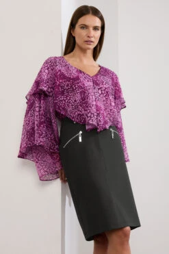 STAR Black Zip Detail Pencil Skirt 9 STAR Black Zip Detail Pencil Skirt -Evans Boutique 6a7a1555 3e78 4d 110752 B