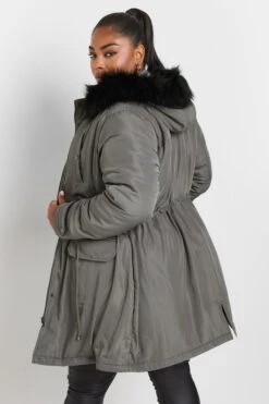 YOURS - Manteau Parka Gris Charbonneux Capuche Fausse Fourrure 13 YOURS - Manteau Parka Gris Charbonneux Capuche Fausse Fourrure -Evans Boutique 6a8b1905 ce5f 4f 120922 D
