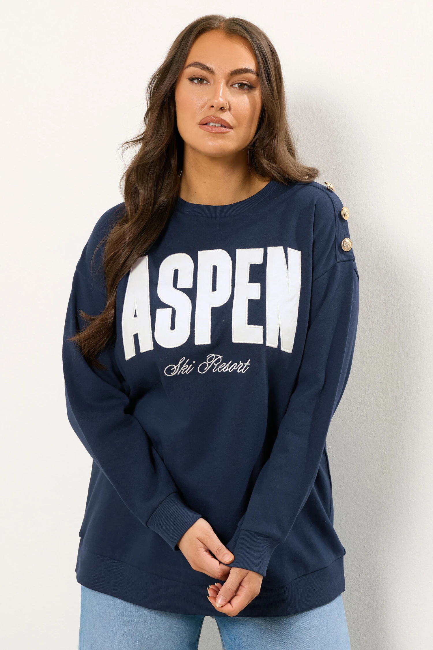 YOURS Curve Sweat-shirt Bleu Marine à Slogan « Aspen » 3 YOURS Curve Sweat-shirt Bleu Marine à Slogan « Aspen »