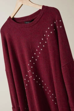 EVANS Curve Burgundy Red Stud Longline Jumper -Evans Boutique 6e8657cc d171 44 615673 P1