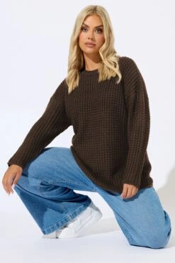 YOURS - Pull En Maille Gaufrée Marron Chocolat 11 YOURS - Pull En Maille Gaufrée Marron Chocolat -Evans Boutique 6fe8616d def8 4b 280690 A