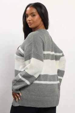 YOURS - Pull Gris & Crème à Rayures En Maille -Evans Boutique 704815b9 7006 43 280482 C