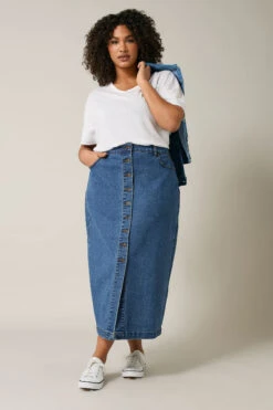 EVANS Curve Blue Button Through Denim Maxi Skirt 11 EVANS Curve Blue Button Through Denim Maxi Skirt -Evans Boutique 70bbbc9f 127f 49 615846 B