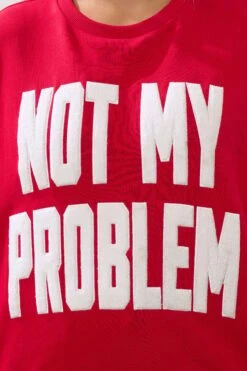 YOURS Curve Sweat-shirt Rouge à Slogan « Not My Problem » -Evans Boutique 70e3a5c7 2940 43 126812 D