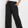 YOURS - Pantalon à Pince Noir Uni Coupe Wide Leg 1 YOURS - Pantalon à Pince Noir Uni Coupe Wide Leg -Evans Boutique 717ac4cd 4f6e 46 140066 A
