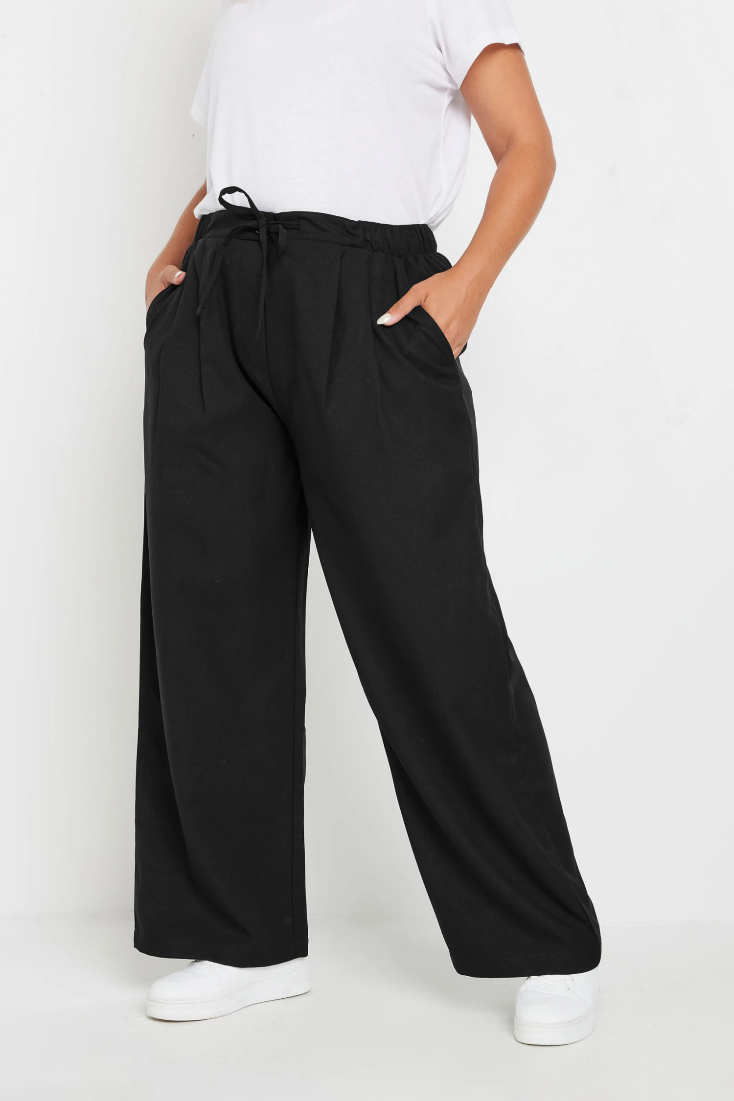 YOURS - Pantalon à Pince Noir Uni Coupe Wide Leg 3 YOURS - Pantalon à Pince Noir Uni Coupe Wide Leg