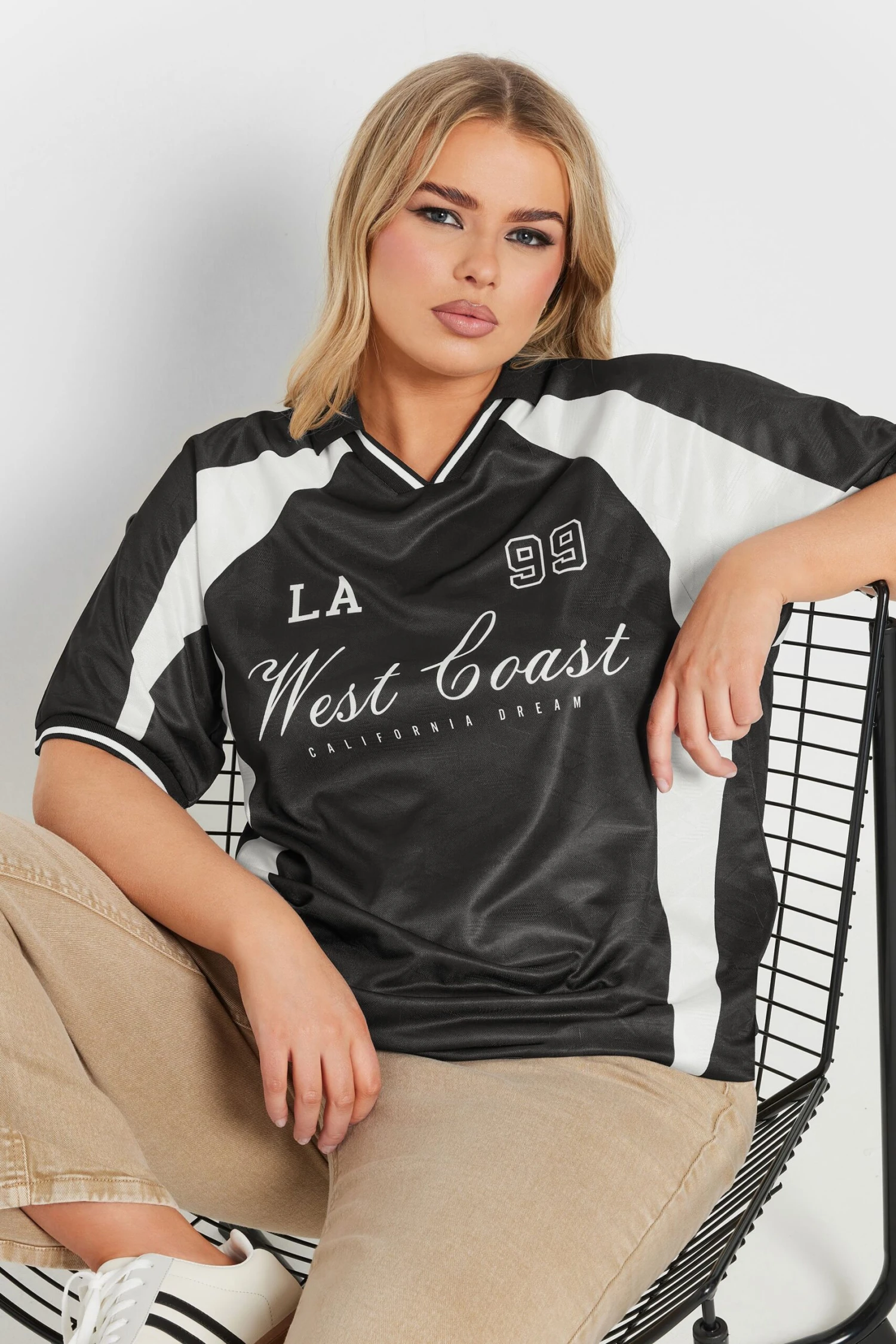 YOURS - Top Noir & Blanc Varsity 'LA West Coast' En Jersey 3 YOURS - Top Noir & Blanc Varsity 'LA West Coast' En Jersey