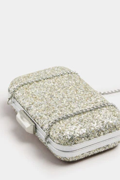 Silver Sequin Clutch Bag 14 Silver Sequin Clutch Bag -Evans Boutique 739a4b8e 9c78 4b 246545 P2