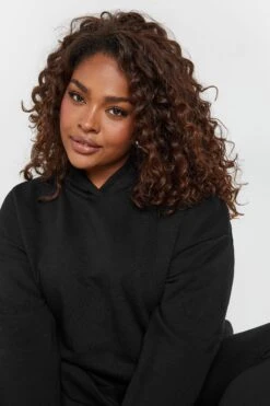 YOURS - Pull En Jersey à Capuche Noir Coupe Oversize -Evans Boutique 74a6ab8b 74cb 4e 303600 D