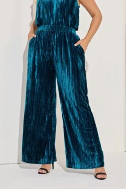 YOURS Curve Pantalon Large En Velours écrasé Bleu Sarcelle 9 YOURS Curve Pantalon Large En Velours écrasé Bleu Sarcelle -Evans Boutique 759511b3 301e 48 310201 A
