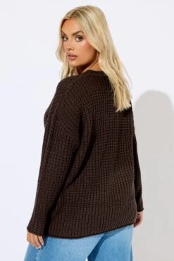 YOURS - Pull En Maille Gaufrée Marron Chocolat 13 YOURS - Pull En Maille Gaufrée Marron Chocolat -Evans Boutique 7609ee5d f6f6 41 280690 C