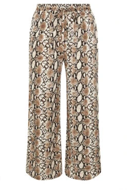 YOURS - Pantalon Wide Leg Marron Design Serpent 11 YOURS - Pantalon Wide Leg Marron Design Serpent -Evans Boutique 7668a4e4 5e9a 41 310090 X