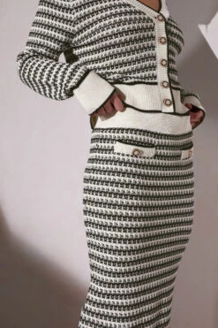 STAR White Knit Metallic Striped Maxi Skirt 12 STAR White Knit Metallic Striped Maxi Skirt -Evans Boutique 774b4dae 3ddd 4e 110714 D