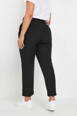YOURS - Pantalon Cargo Noir Taille Plissé Coupe Droite -Evans Boutique 775163f0 c7ab 4d 143877 C