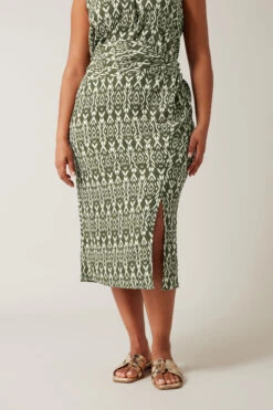 EVANS Curve Olive Green Ikat Print Crinkle Midi Skirt -Evans Boutique 77d489af 899b 49 615513 B1
