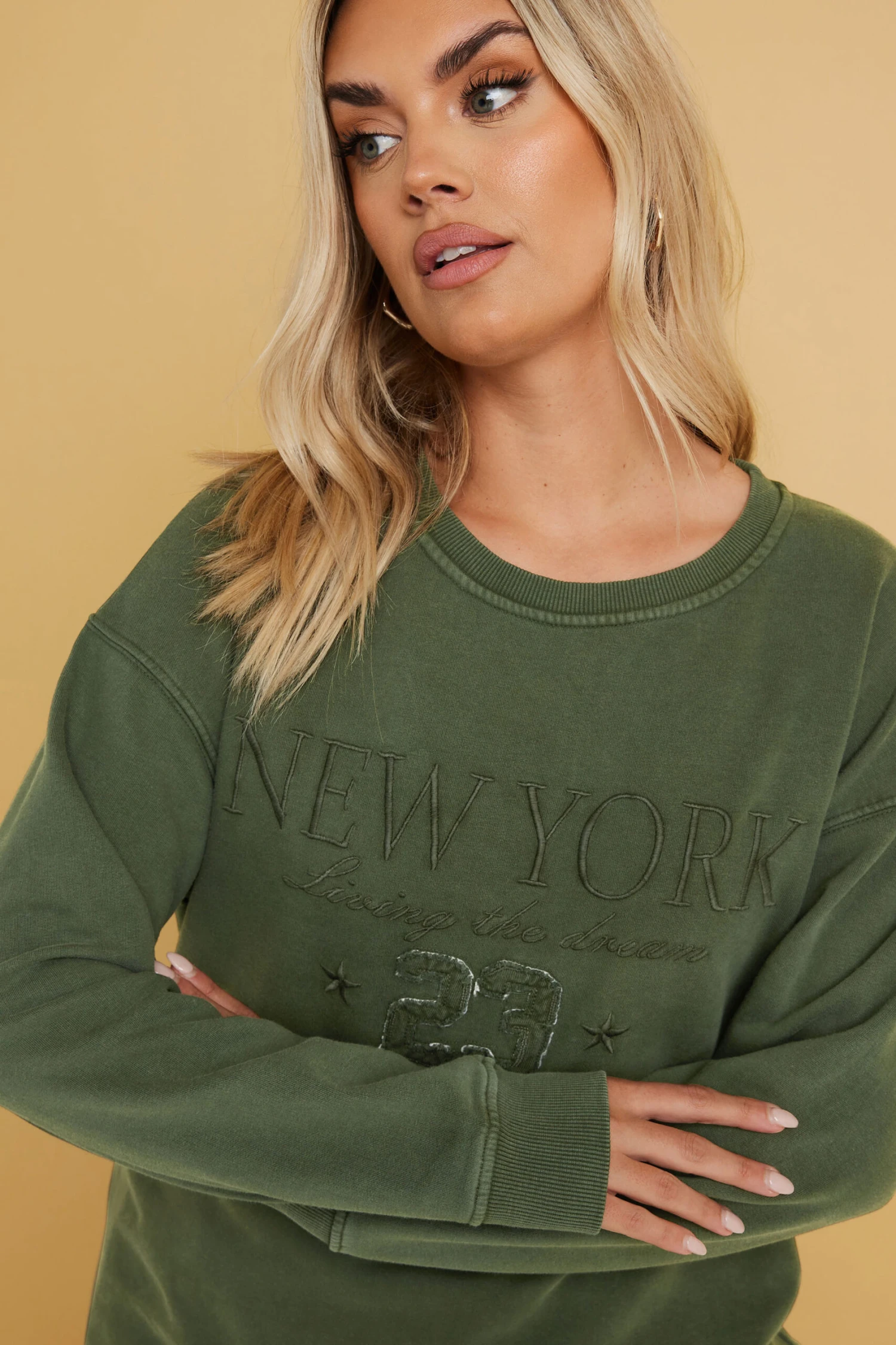 YOURS - Sweatshirt Vert Kaki Brodé 'New York' 5 YOURS - Sweatshirt Vert Kaki Brodé 'New York' – Image 3