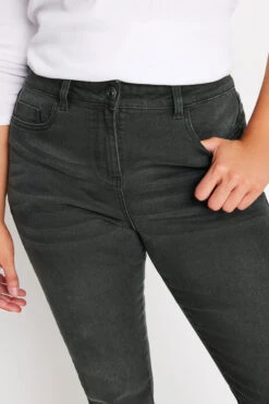 M&Co Black Washed Boyfriend Jeans 10 M&Co Black Washed Boyfriend Jeans -Evans Boutique 77fec8d6 3b7d 40 501530 D