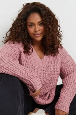 YOURS - Pull Rose Gauffré En Maille Manches Longues -Evans Boutique 784887b7 9fc2 46 280527 D