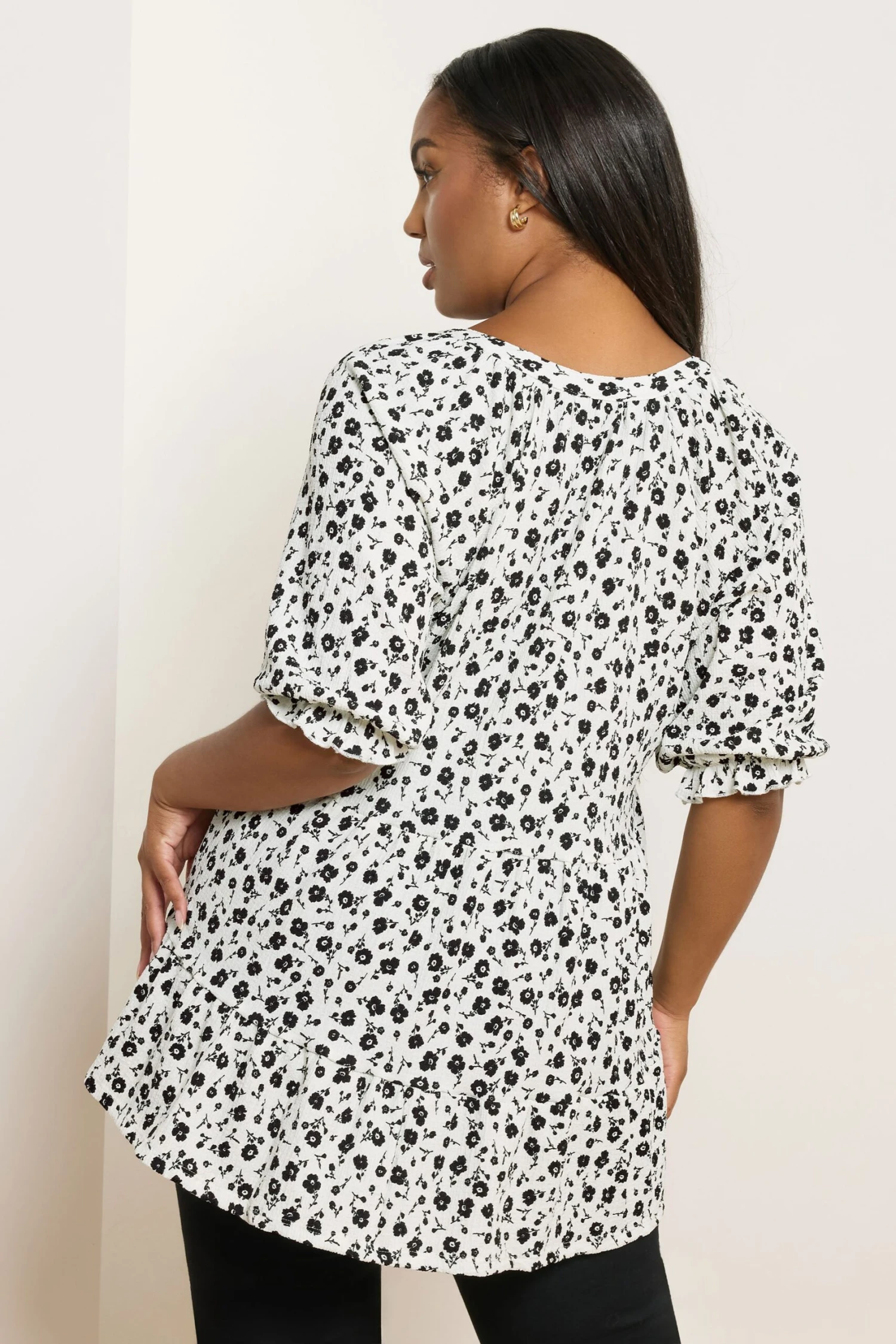 YOURS - Top Blanc Volanté Floral 5 YOURS - Top Blanc Volanté Floral – Image 3