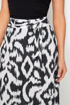 LTS Tall Black Abstract Print Maxi Skirt -Evans Boutique 79ace8a0 f354 47 353439 C
