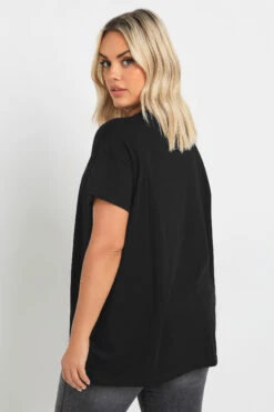 YOURS - Top Noir Empiècement Floral Clouté 10 YOURS - Top Noir Empiècement Floral Clouté -Evans Boutique 79cff6d7 6089 4f 322063 D