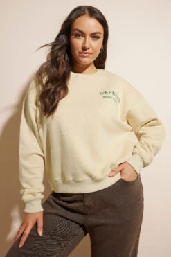 YOURS - Sweatshirt Crème 'Weekend Club' Design Tennis 10 YOURS - Sweatshirt Crème 'Weekend Club' Design Tennis -Evans Boutique 7b2eeae1 a083 4c 126682 A1