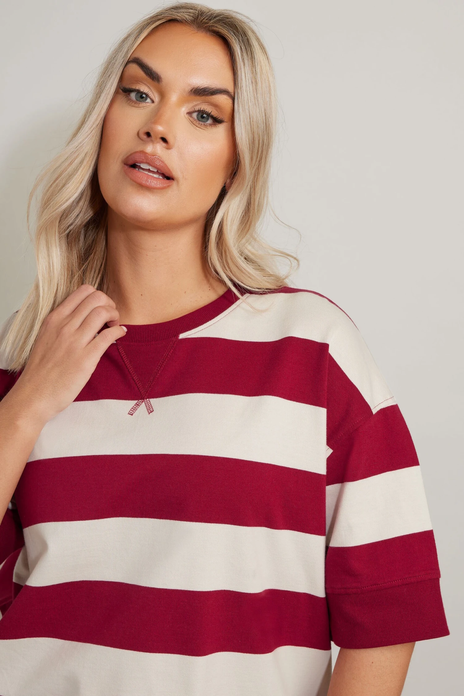 YOURS - Sweatshirt Rouge & Blanc Rayures Manches Courtes 6 YOURS - Sweatshirt Rouge & Blanc Rayures Manches Courtes – Image 4