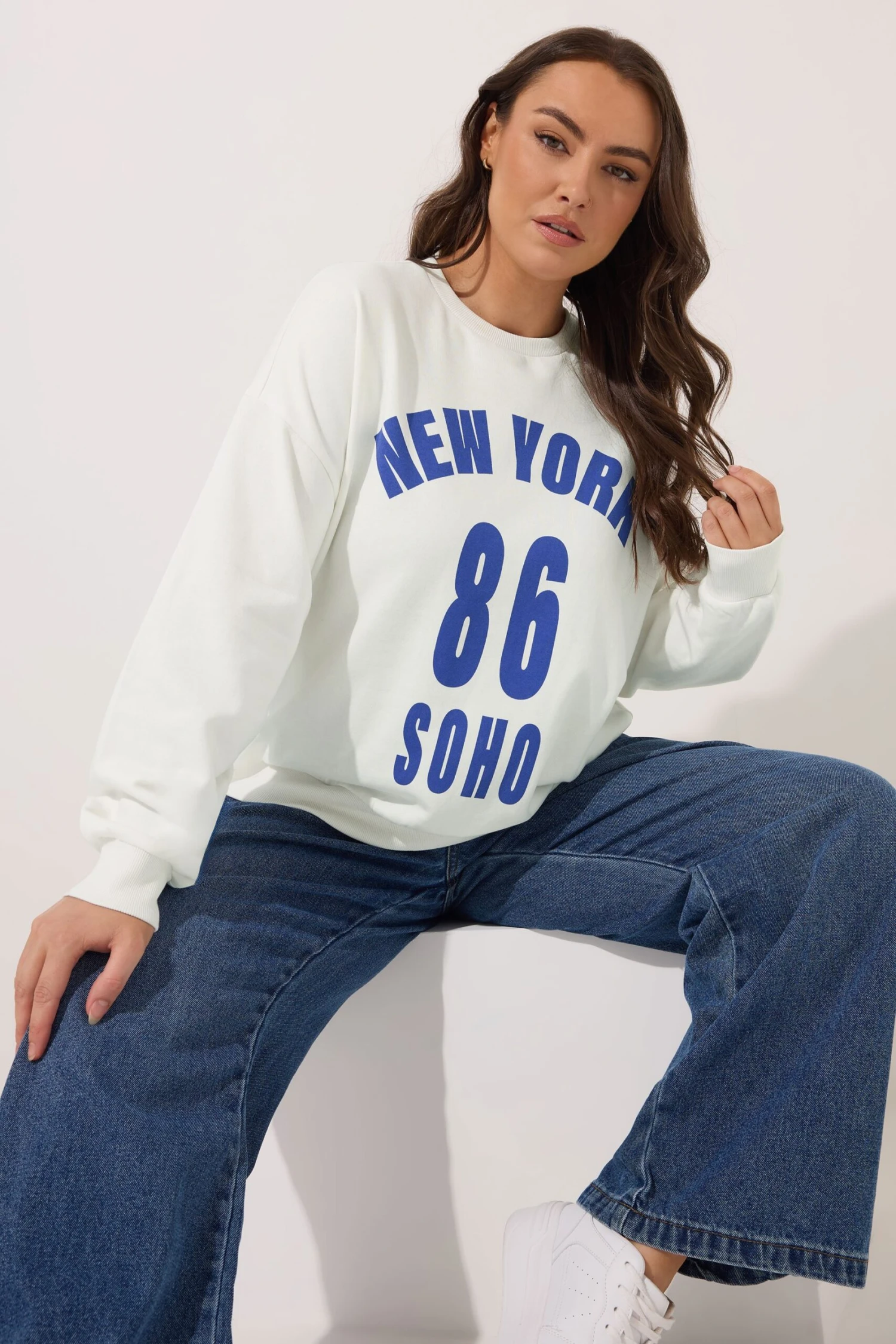 YOURS Curve Sweat-shirt Blanc à Slogan « New York » 3 YOURS Curve Sweat-shirt Blanc à Slogan « New York »