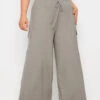 YOURS - Pantalon Gris Beige Wide Leg Cargo En Jersey 2 YOURS - Pantalon Gris Beige Wide Leg Cargo En Jersey -Evans Boutique 7c99d277 27eb 48 143824 A