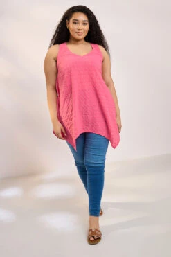 YOURS - Top Rose Texturé Ourlet Asymétrique 8 YOURS - Top Rose Texturé Ourlet Asymétrique -Evans Boutique 7cb4e01e d1be 41 174951 B