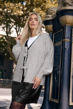 YOURS Curve Cardigan Gris à Nœud Papillon Sur Le Devant -Evans Boutique 7cb5b525 646f 48 280704 270236 L2