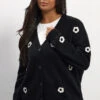 YOURS Curve Cardigan Noir à Fleurs Appliquées 1 YOURS Curve Cardigan Noir à Fleurs Appliquées -Evans Boutique 7cff90da c931 49 280598 A