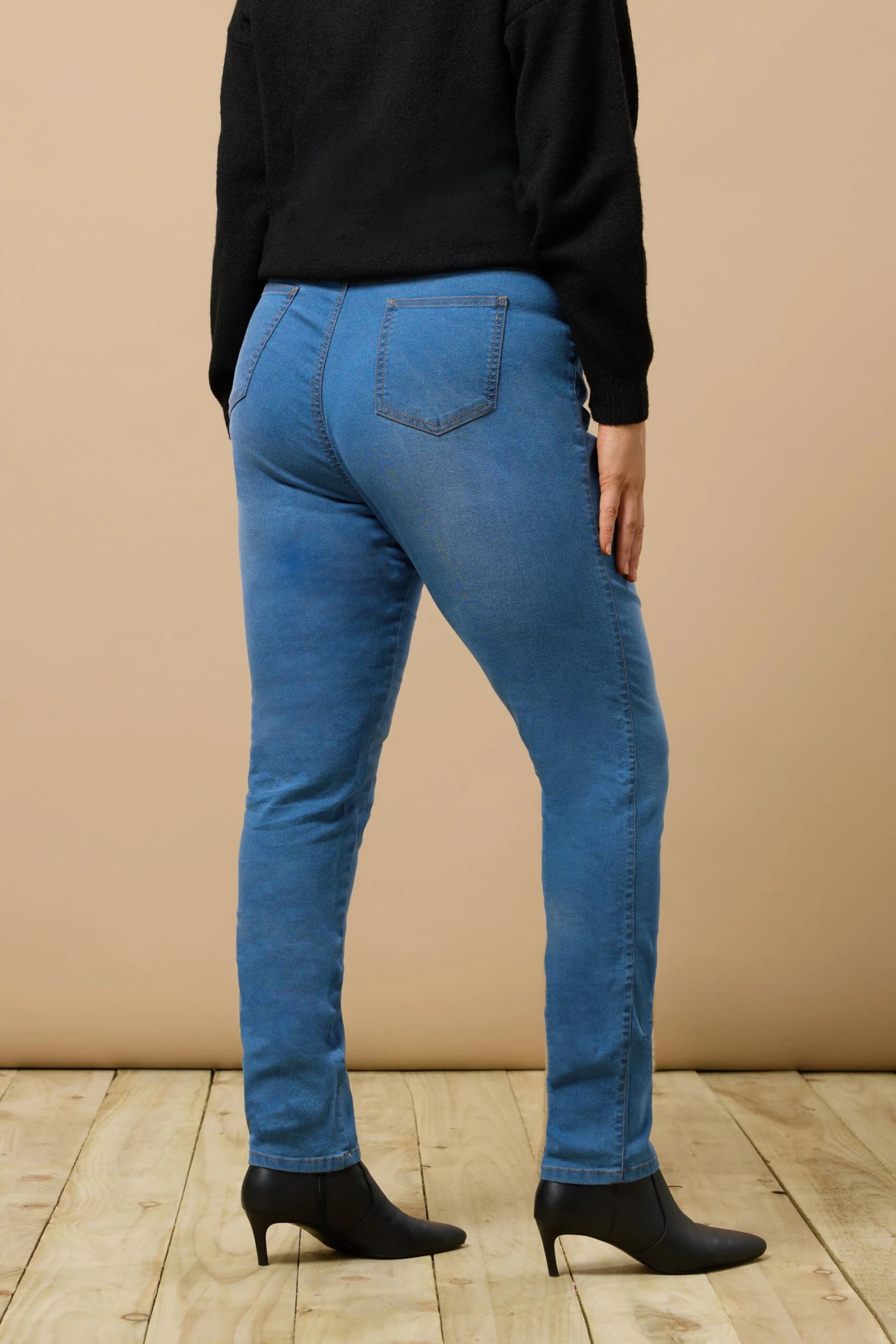EVANS Curve Blue Midwash High Waisted Skinny Jeans 7 EVANS Curve Blue Midwash High Waisted Skinny Jeans – Image 5