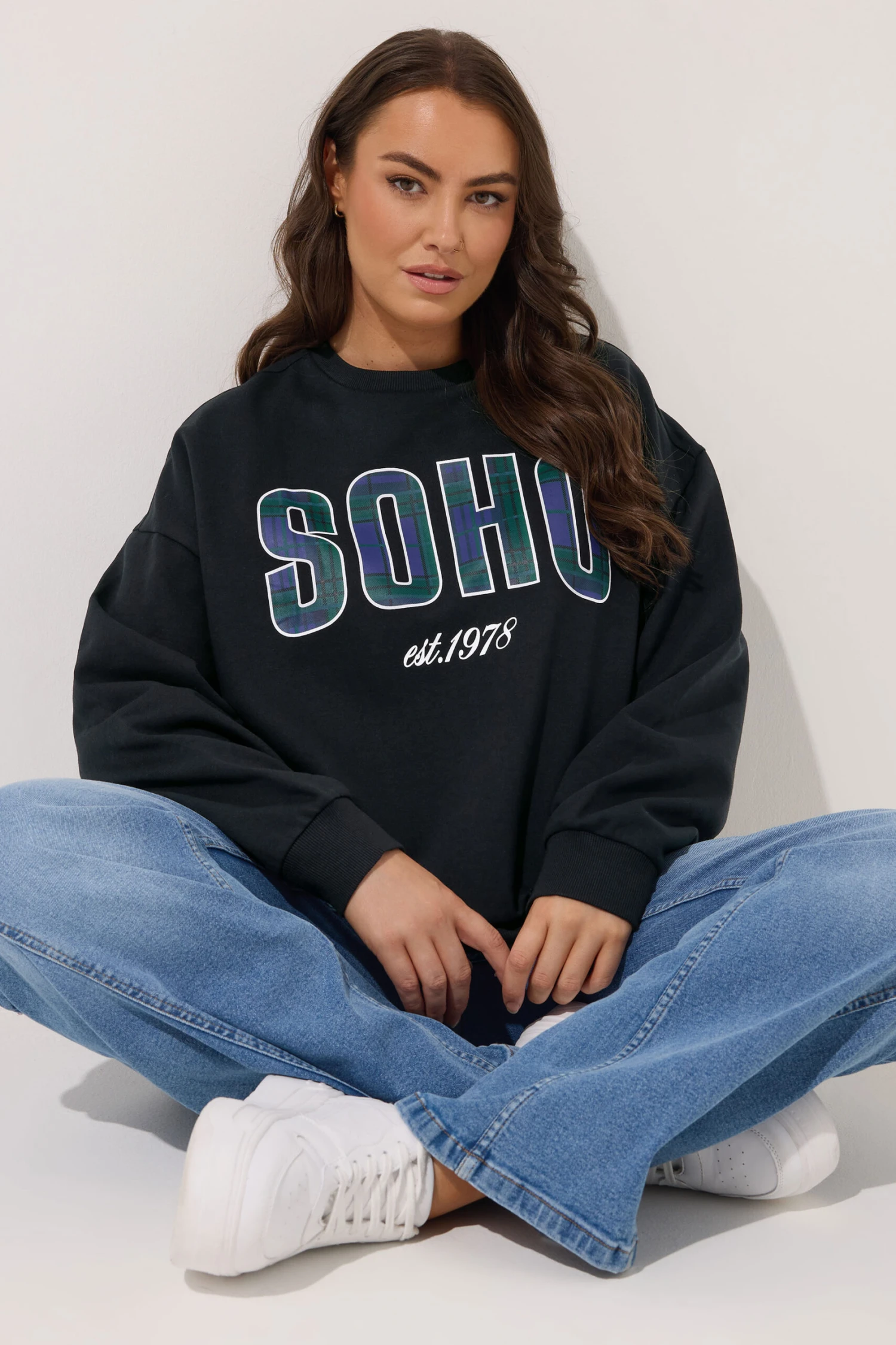 YOURS Curve Sweat-shirt à Carreaux Noirs « Soho » 3 YOURS Curve Sweat-shirt à Carreaux Noirs « Soho »