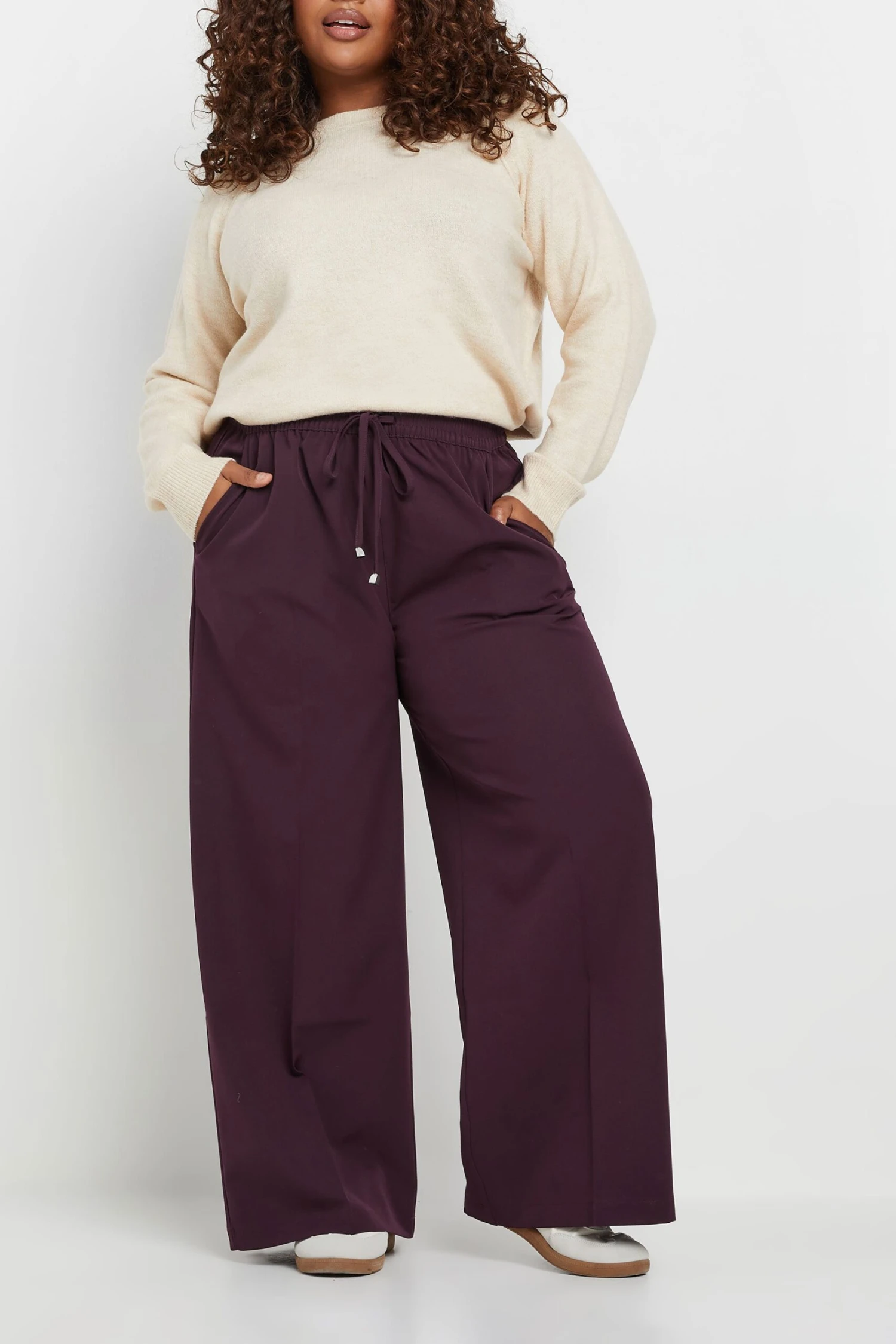 YOURS - Pantalon Bordeaux Coupe Wide Leg à Poches 4 YOURS - Pantalon Bordeaux Coupe Wide Leg à Poches – Image 2