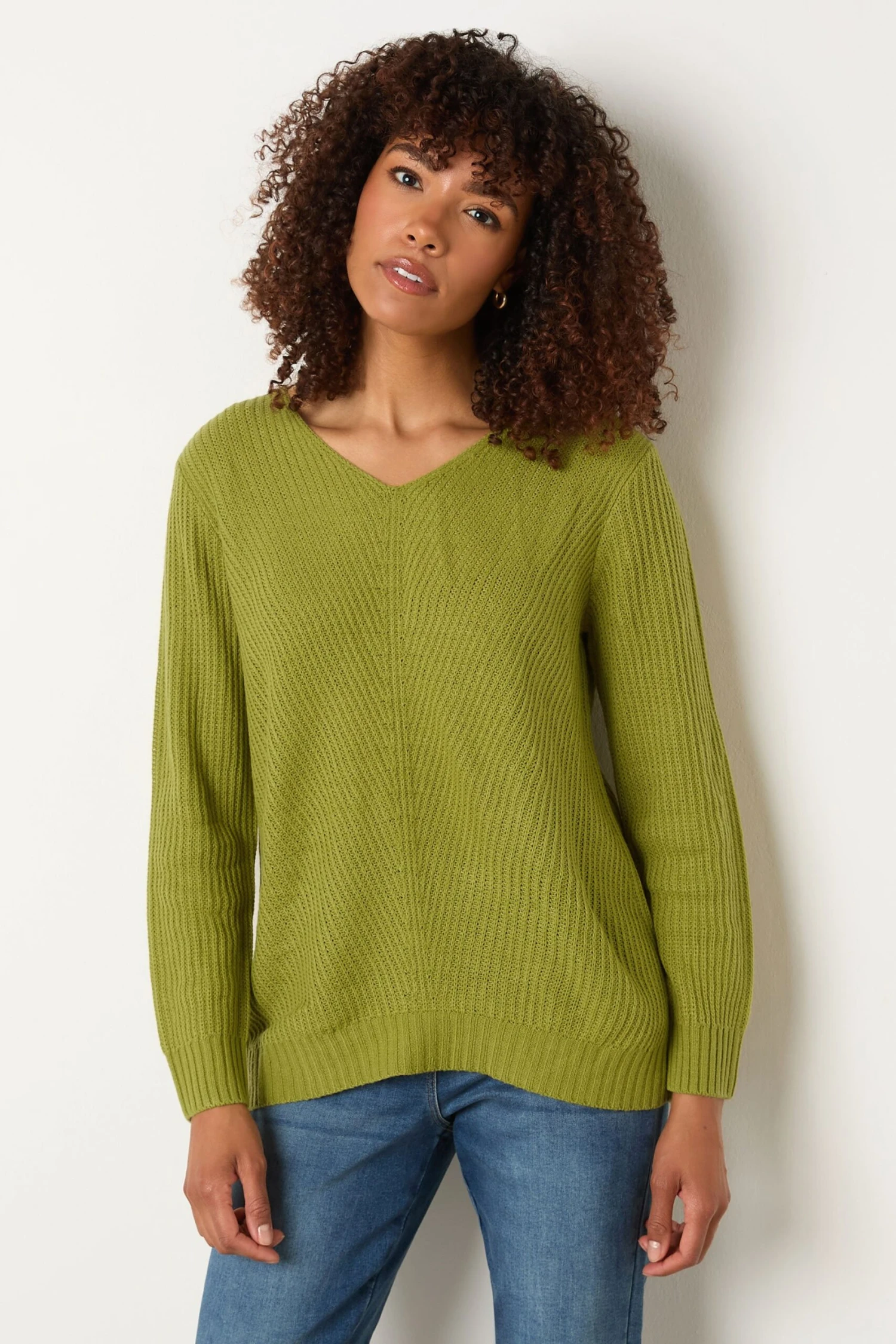 M&Co Fern Green V-Neck Long Sleeve Knitted Jumper 4 M&Co Fern Green V-Neck Long Sleeve Knitted Jumper – Image 2