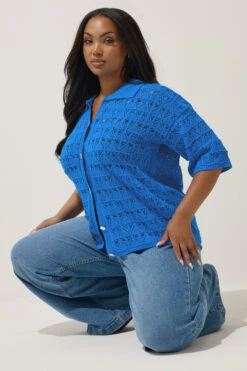 LIMITED COLLECTION - Chemisier Bleu Roi Design En Crochet