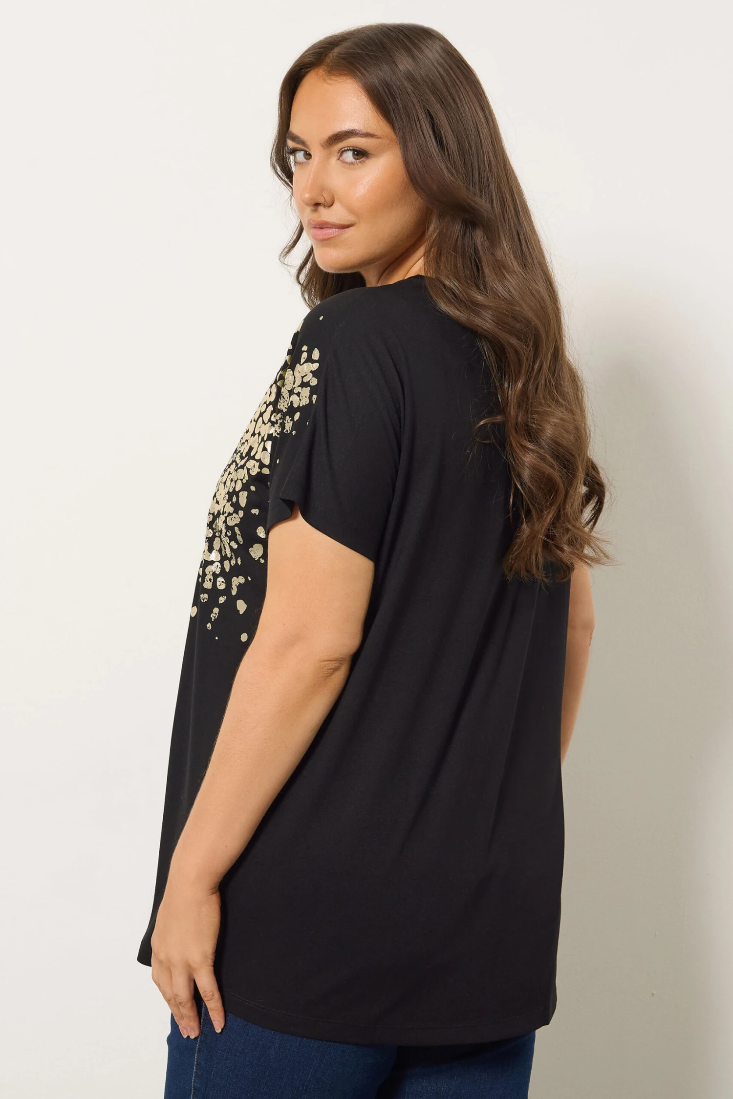 EVANS Curve Black & Gold Foil Detail Top 5 EVANS Curve Black & Gold Foil Detail Top – Image 3