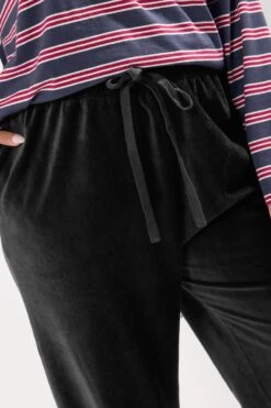 YOURS - Pantalon Large à Cordon De Serrage Noir 10 YOURS - Pantalon Large à Cordon De Serrage Noir -Evans Boutique 8055d3ef e200 4c 310229 D