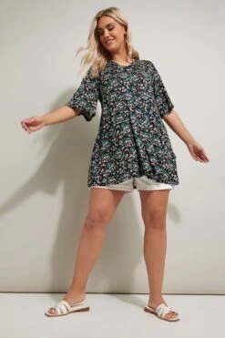 YOURS - Top Noir Floral Design Plissé Volanté 8 YOURS - Top Noir Floral Design Plissé Volanté -Evans Boutique 8345521c d9bb 46 304084 B