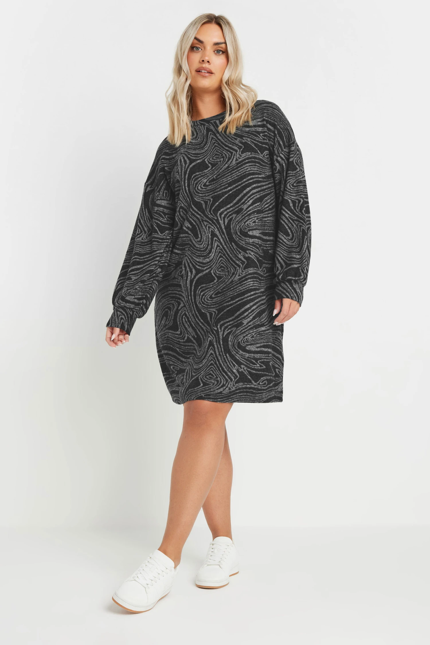 YOURS Curve Robe Pull Noire Douce Au Toucher à Imprimé Abstrait 3 YOURS Curve Robe Pull Noire Douce Au Toucher à Imprimé Abstrait