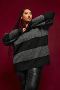 YOURS - Pull En Maille Noir & Gris à Rayures -Evans Boutique 854adb7b 554a 42 280042 L2