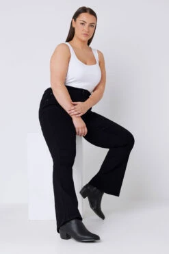 EVANS Curve Fit Black Bootcut Jeans 12 EVANS Curve Fit Black Bootcut Jeans -Evans Boutique 85d24f92 50d5 4c 615022 B1