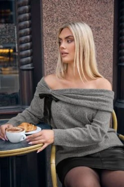 YOURS Curve Pull Bardot Gris à Nœud -Evans Boutique 86c380fc 4bb5 42 280785 L1