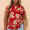 YOURS - Top Rouge Texturé Floral Manches Courtes 2 YOURS - Top Rouge Texturé Floral Manches Courtes -Evans Boutique 87b72539 7d45 4a 304116 A