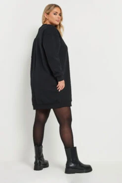 YOURS - Robe-Sweatshirt Noire 'Merry Christmas' Peluche 10 YOURS - Robe-Sweatshirt Noire 'Merry Christmas' Peluche -Evans Boutique 8a19a8ef 3d8b 48 303826 C