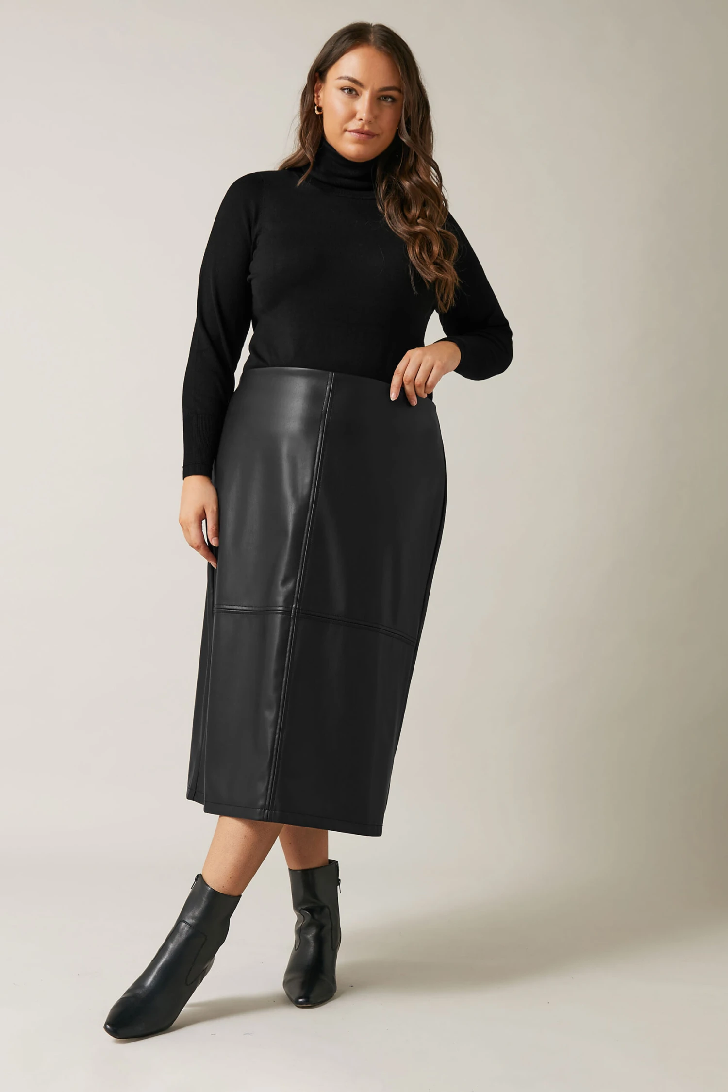 EVANS Curve Black Faux Leather Skirt 4 EVANS Curve Black Faux Leather Skirt – Image 2